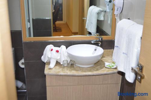 Suite Familiale Bathroom DSC_9671